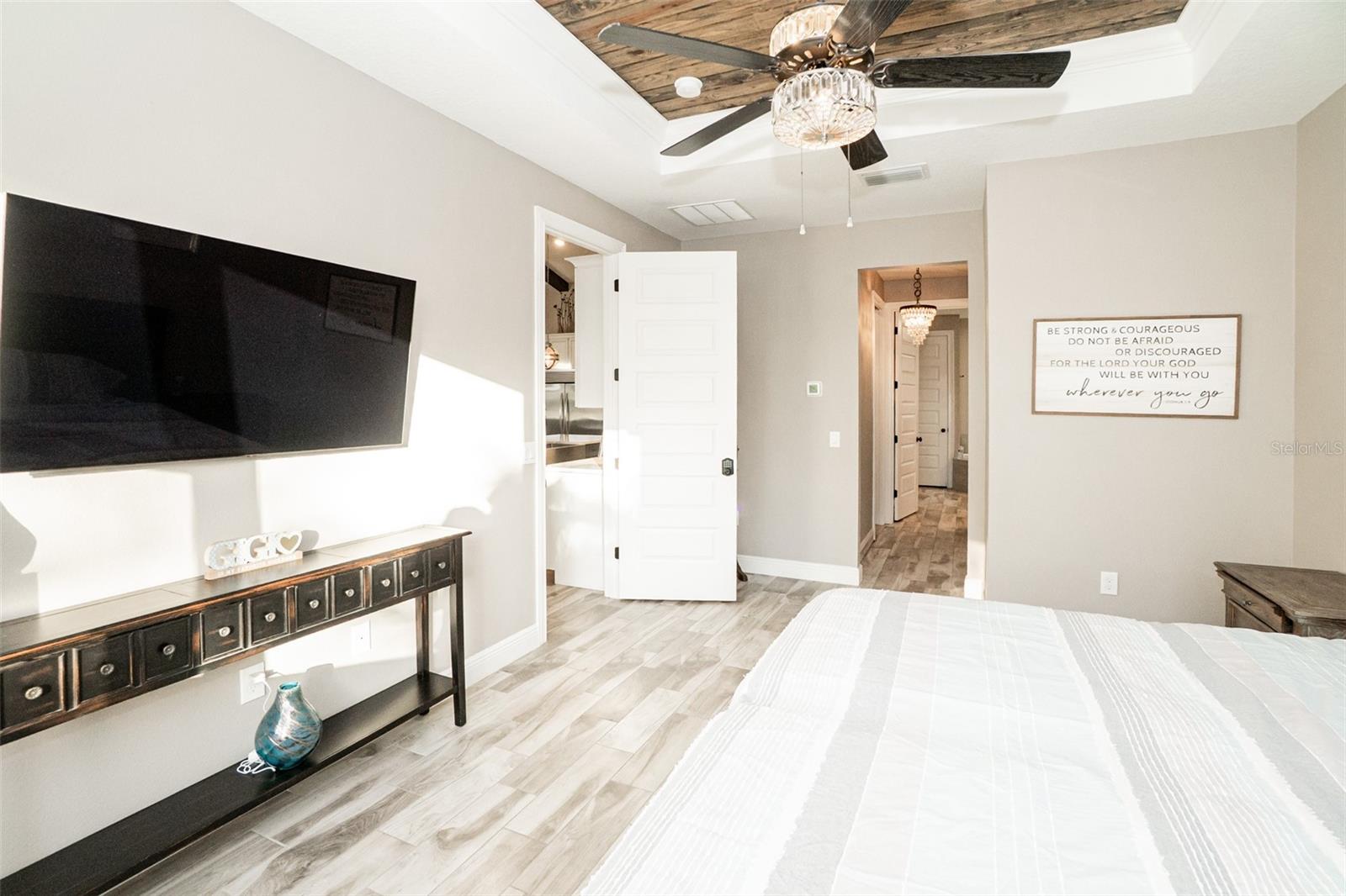 Image 22 of 100 For 6939 Big Bend Drive