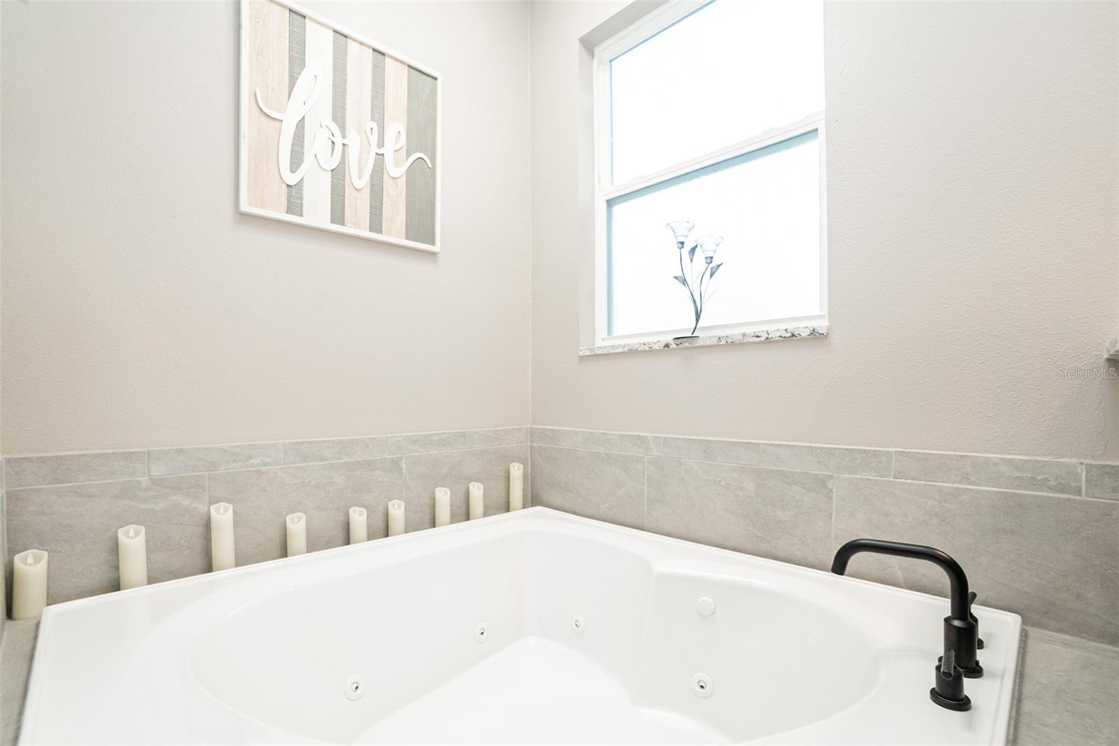 Image 27 of 100 For 6939 Big Bend Drive