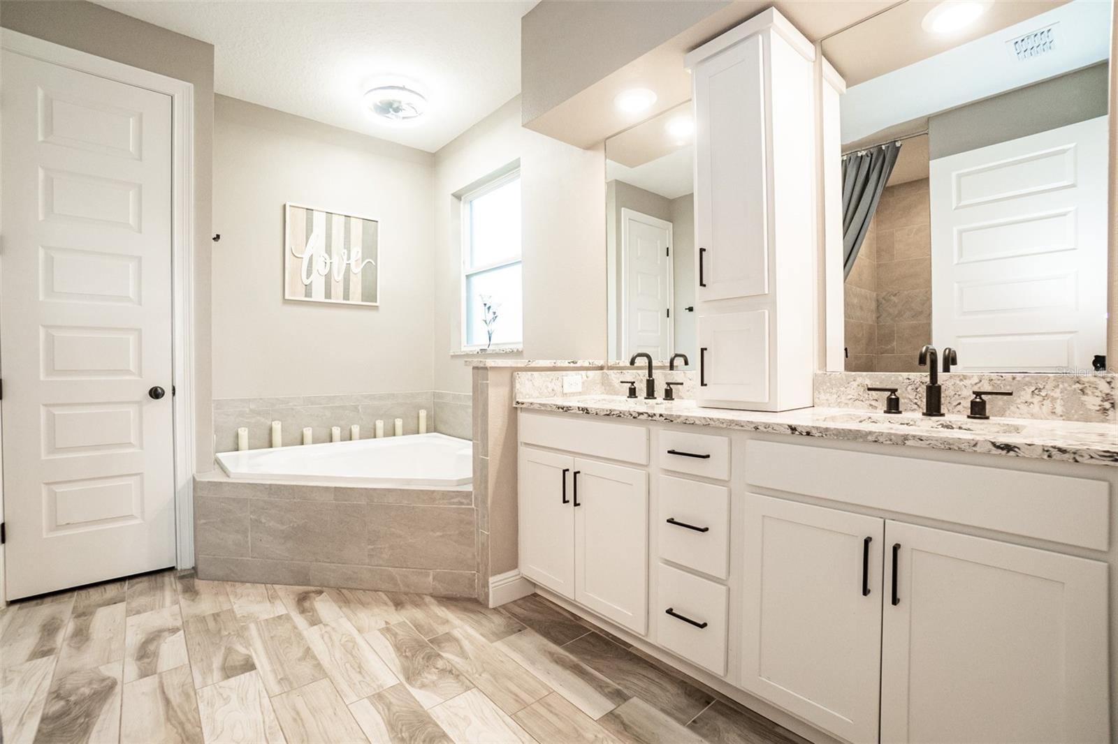 Image 28 of 100 For 6939 Big Bend Drive