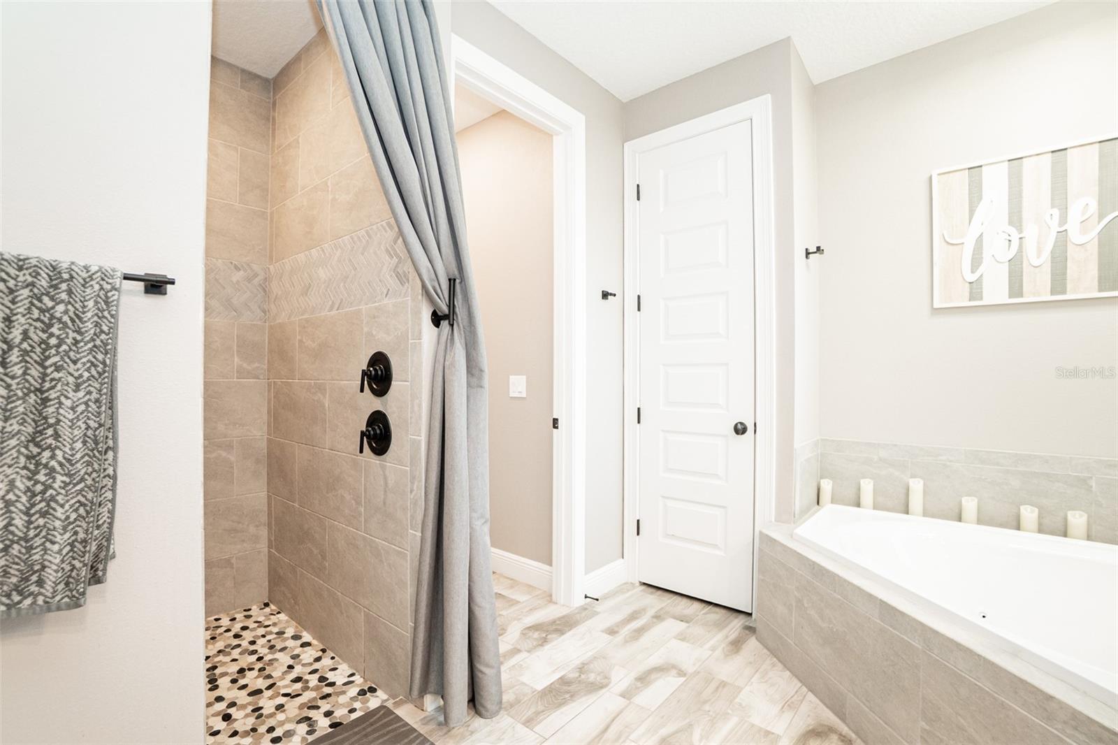 Image 31 of 100 For 6939 Big Bend Drive