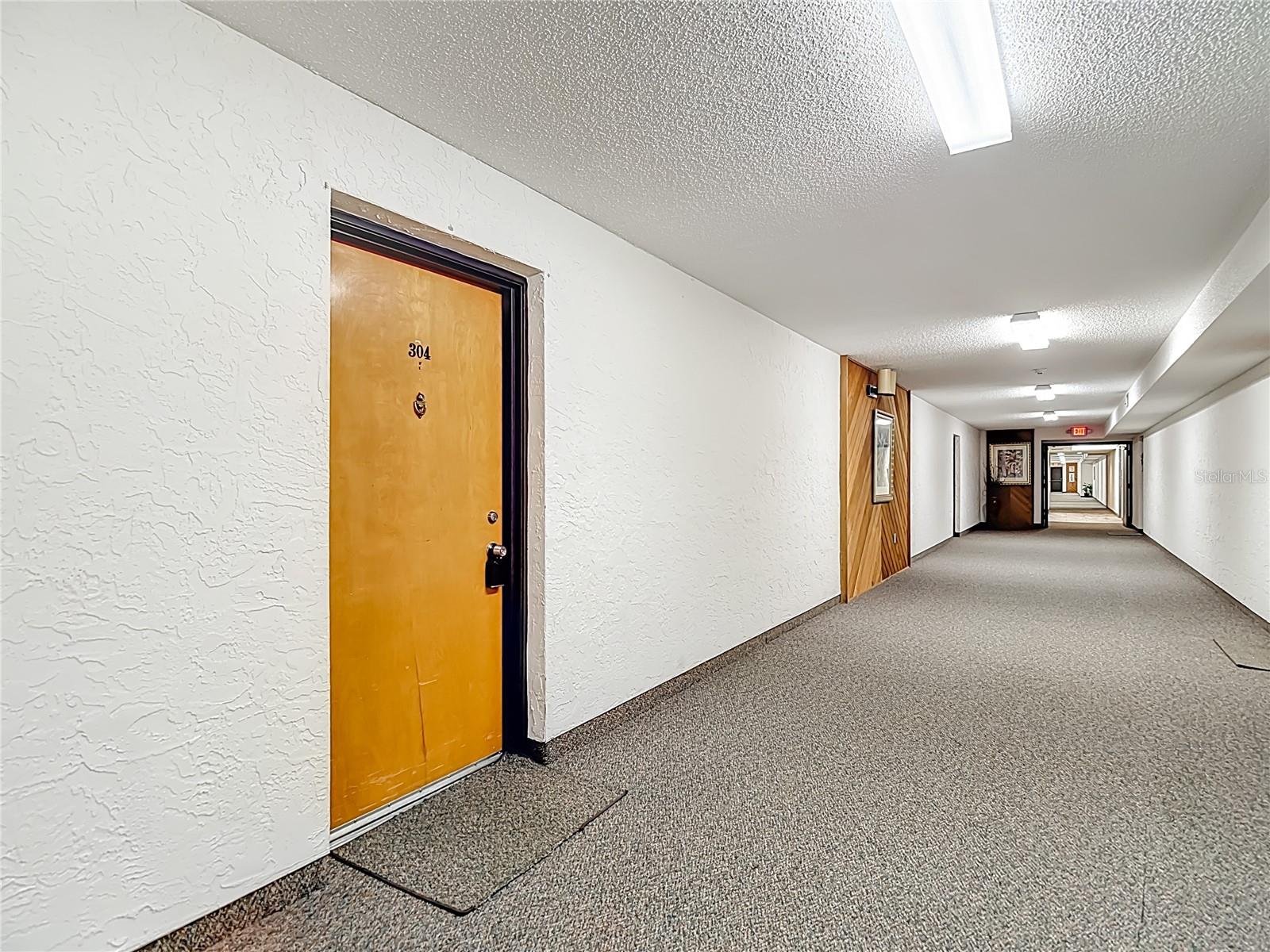 Image 2 of 21 For 2587 Countryside Boulevard 6304