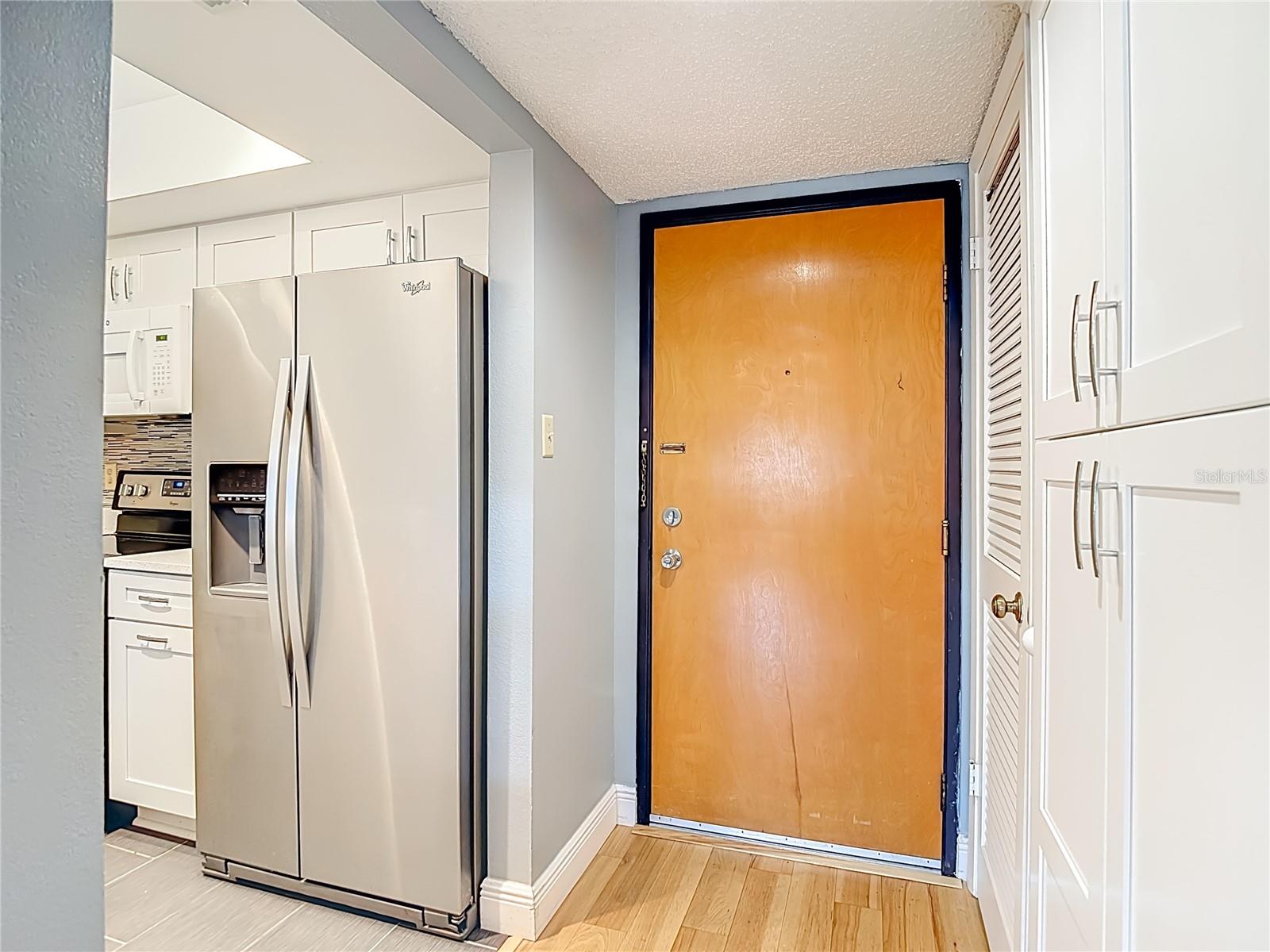 Image 5 of 21 For 2587 Countryside Boulevard 6304