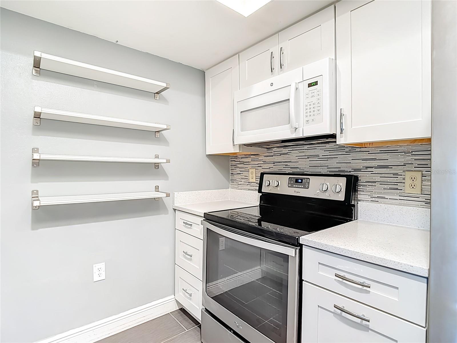 Image 7 of 21 For 2587 Countryside Boulevard 6304