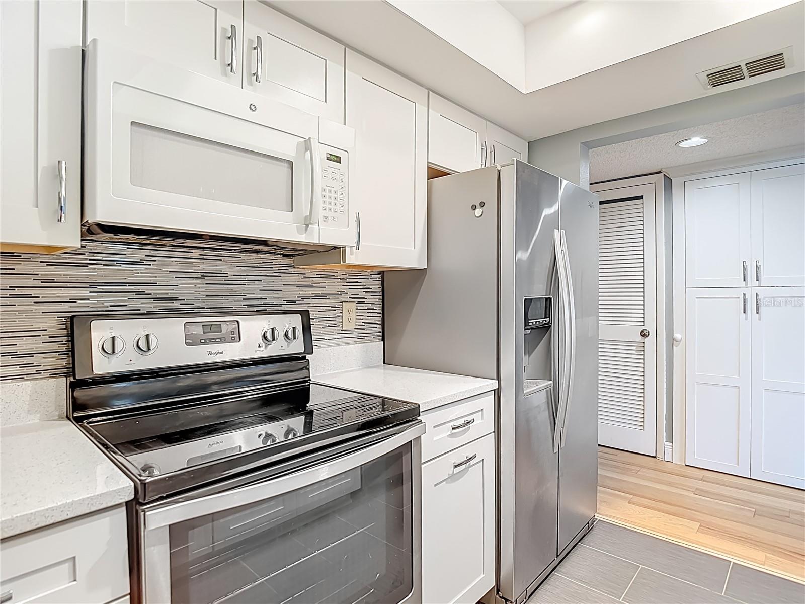 Image 8 of 21 For 2587 Countryside Boulevard 6304