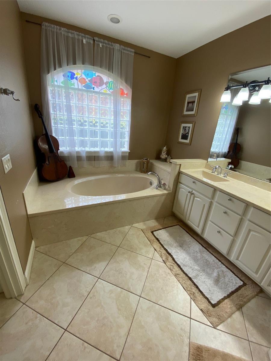 Image 7 of 14 For 4136 Willow Bay Drive