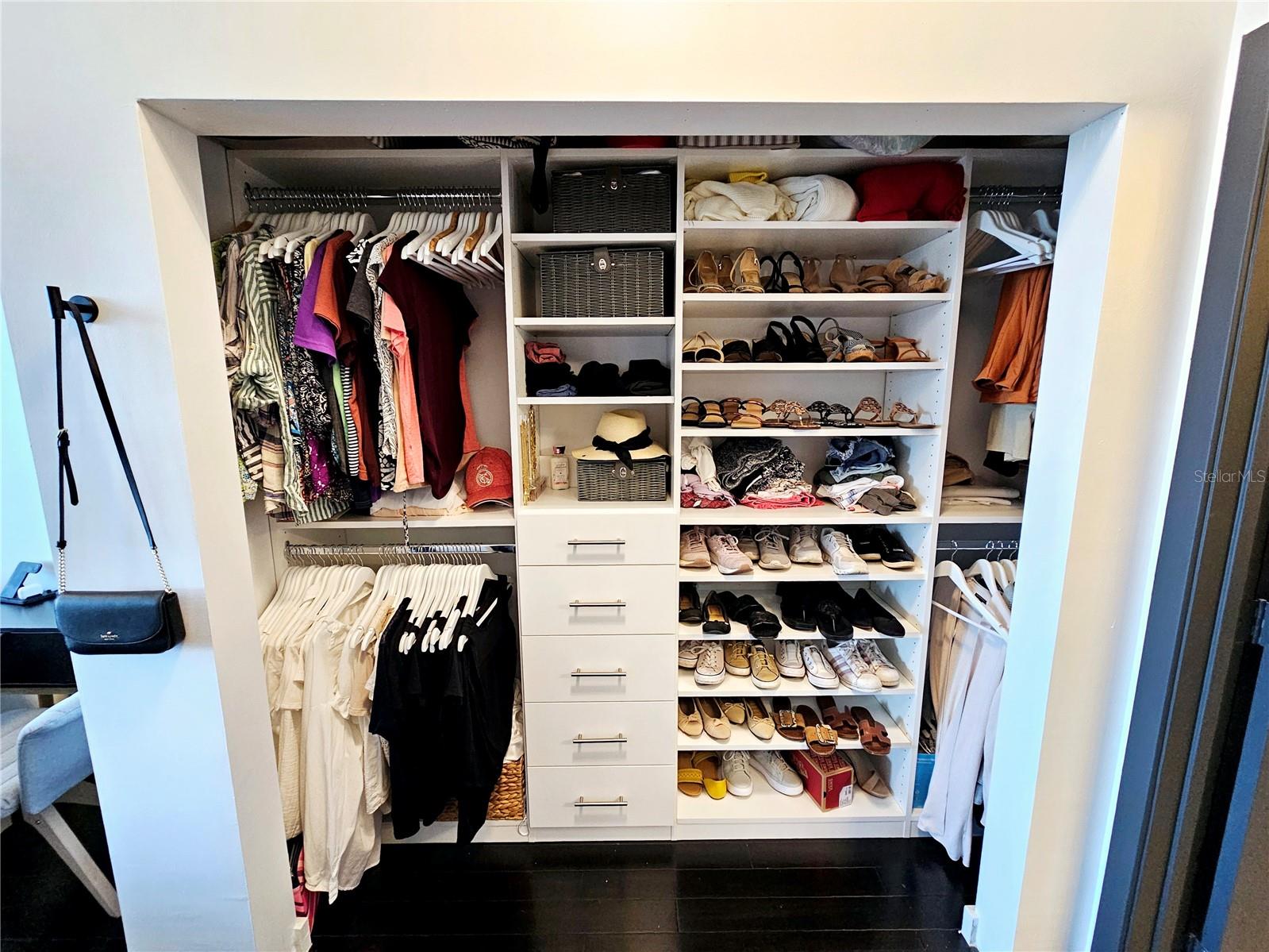 Image 6 of 9 For 155 Court Avenue 1605