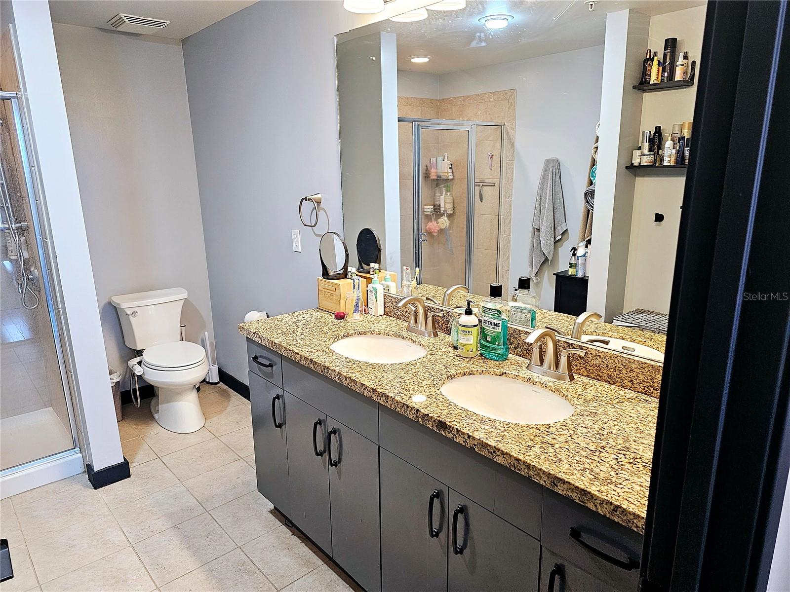 Image 7 of 9 For 155 Court Avenue 1605