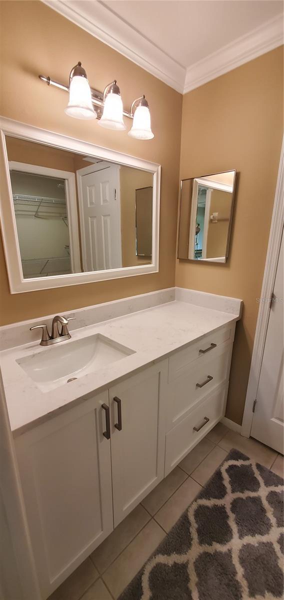 Image 11 of 22 For 6110 Country Club Way 201