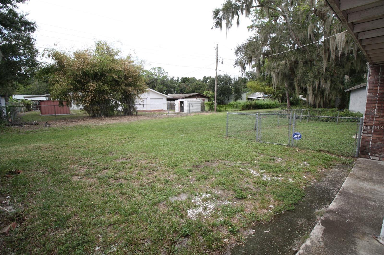 Listing photo id 13 for 521 20th Street Sw C