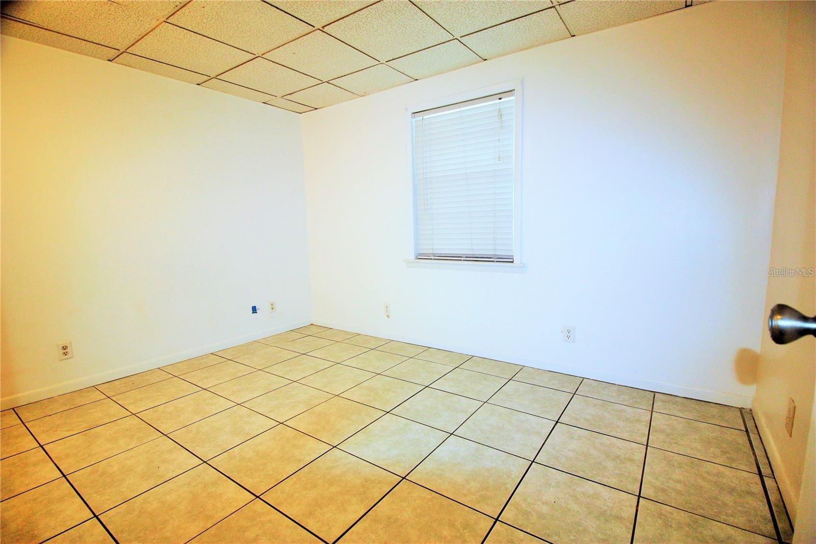 Image 8 of 13 For 521 20th Street Sw C