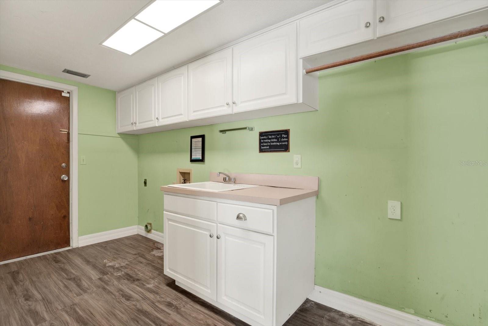 Image 17 of 24 For 12206 Snead Place