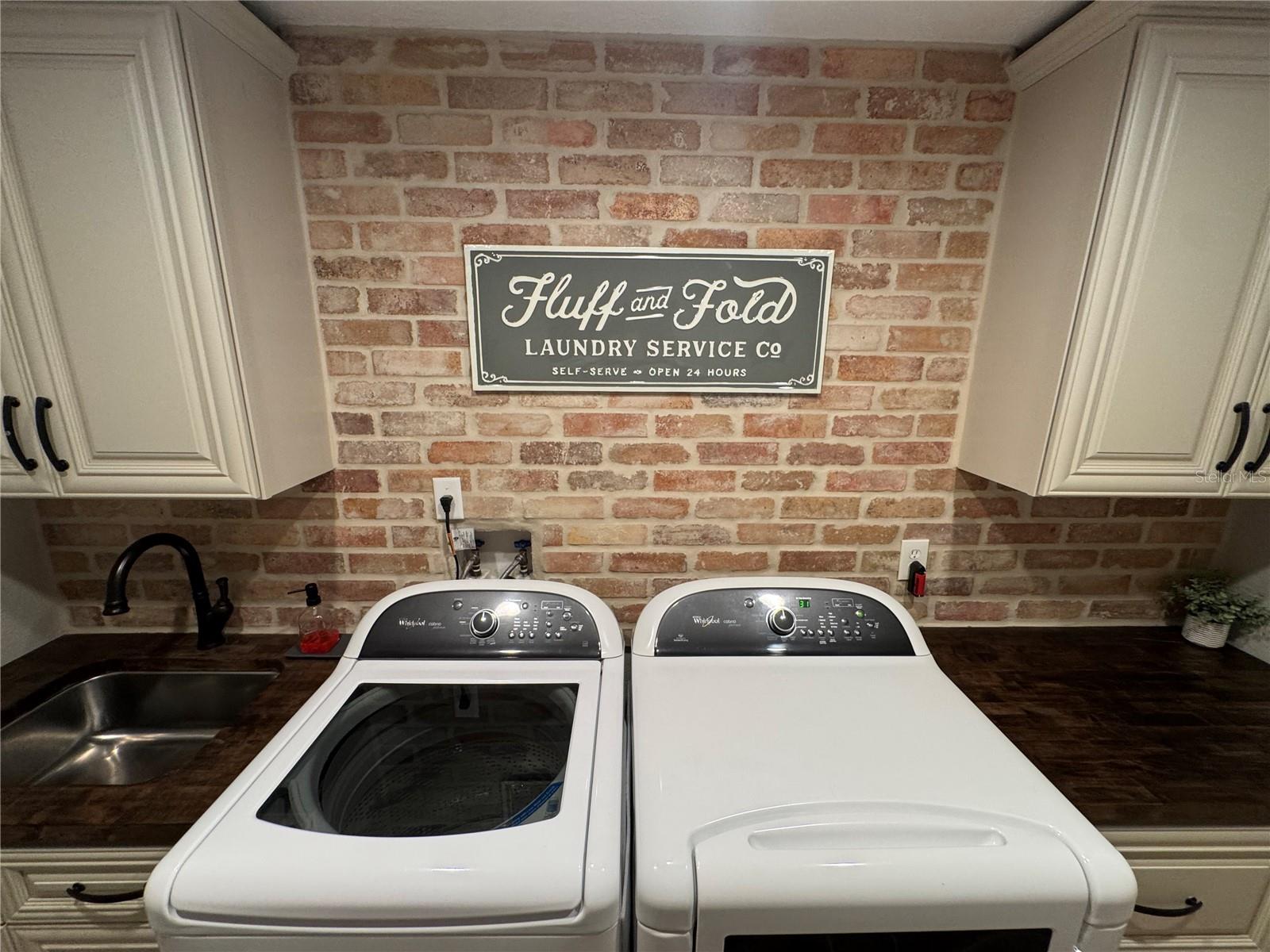 Image 11 of 51 For 1378 Lake Shore Boulevard