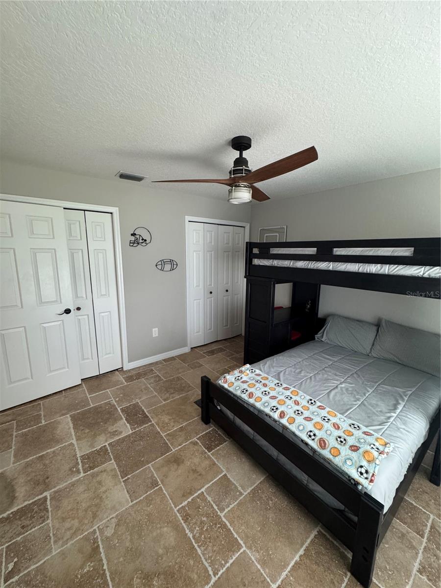 Image 23 of 51 For 1378 Lake Shore Boulevard