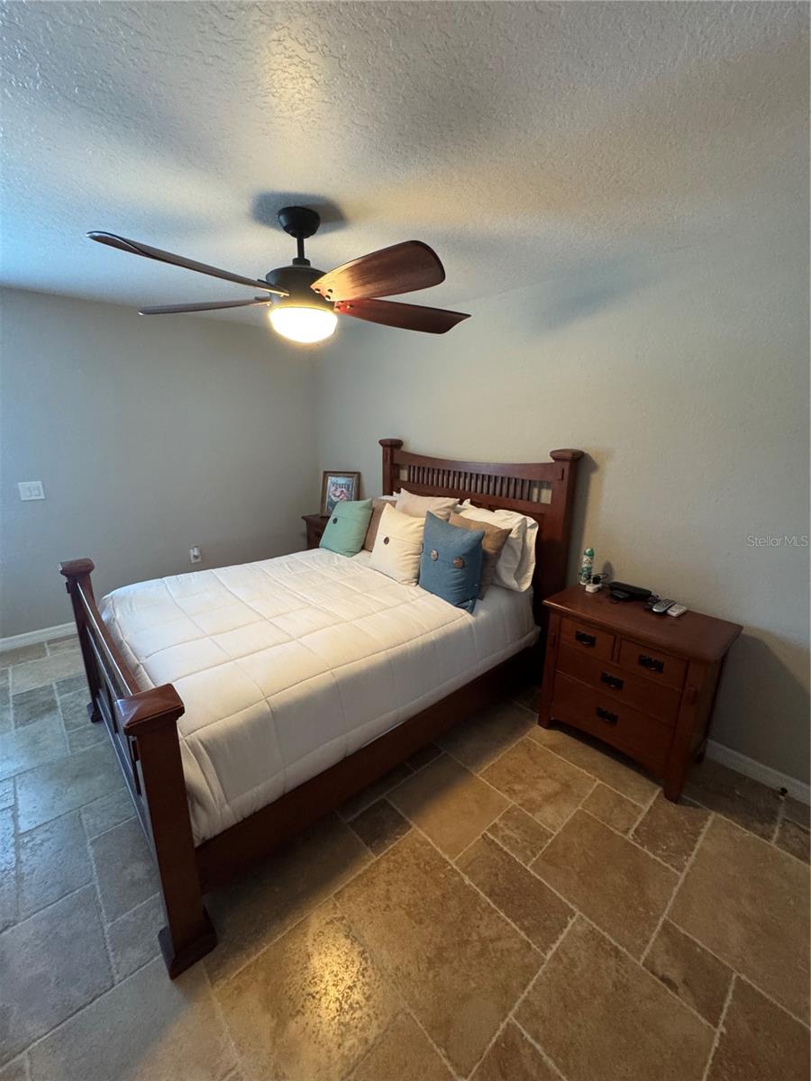 Image 25 of 51 For 1378 Lake Shore Boulevard