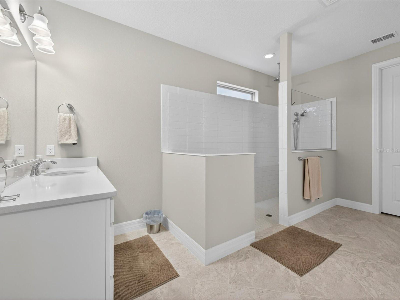 Image 18 of 38 For 11708 Meadow Grove Circle