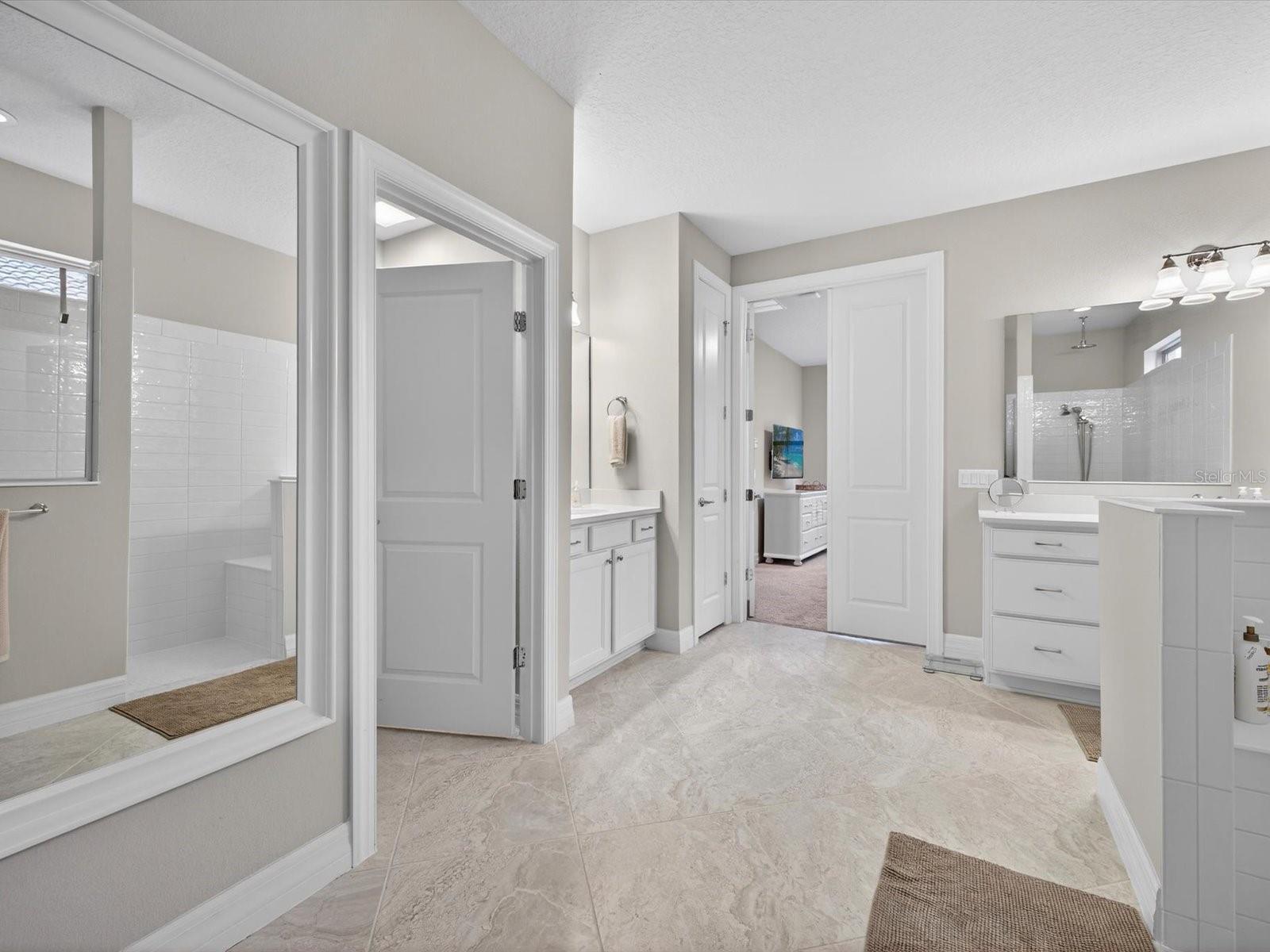 Image 19 of 38 For 11708 Meadow Grove Circle