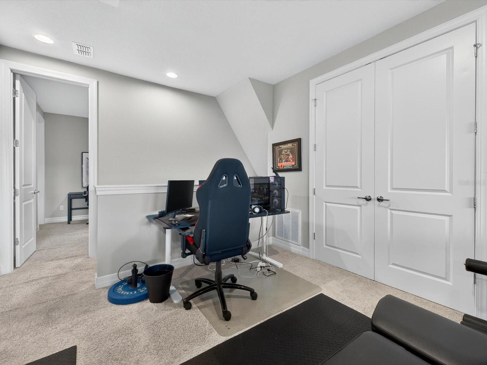 Image 23 of 38 For 11708 Meadow Grove Circle