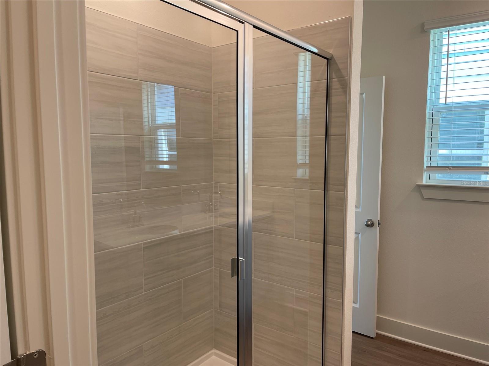 Listing photo id 6 for 3809 Daybreak Run Loop