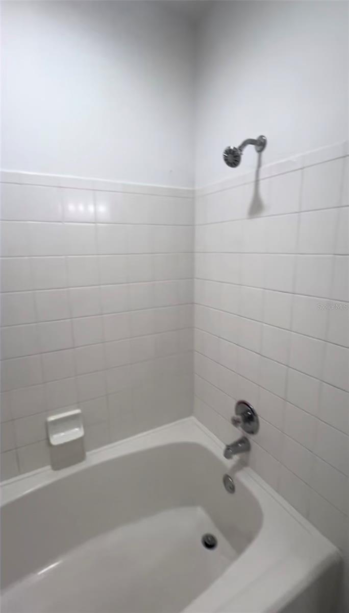 Image 15 of 25 For 18001 Richmond Place Drive 227