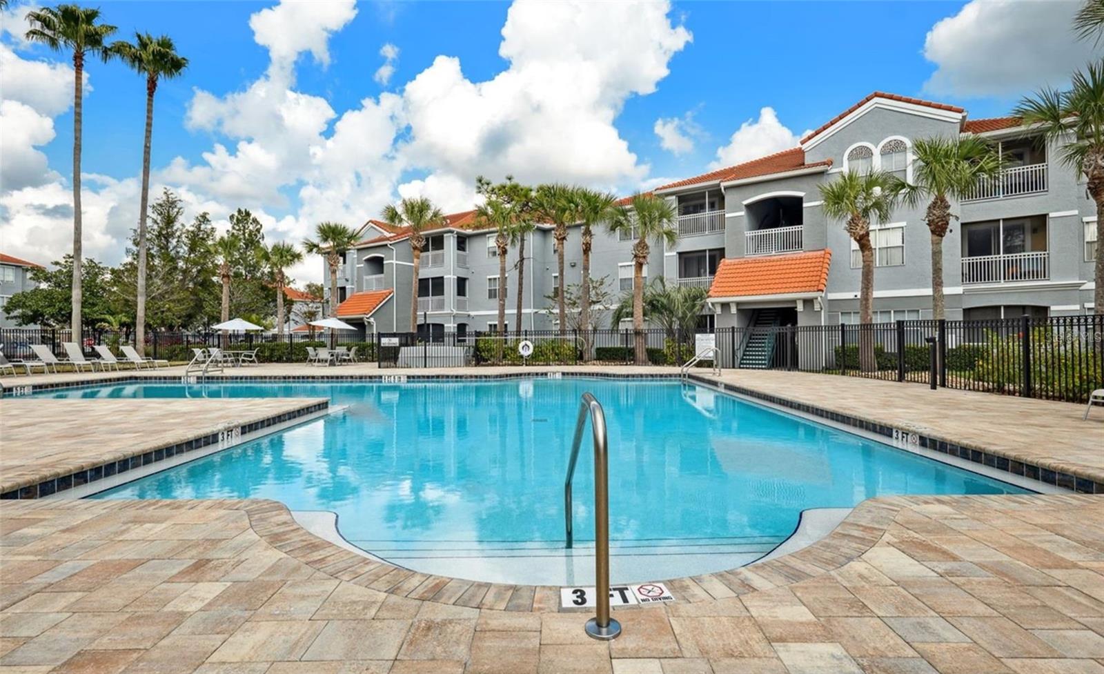 Image 21 of 25 For 18001 Richmond Place Drive 227