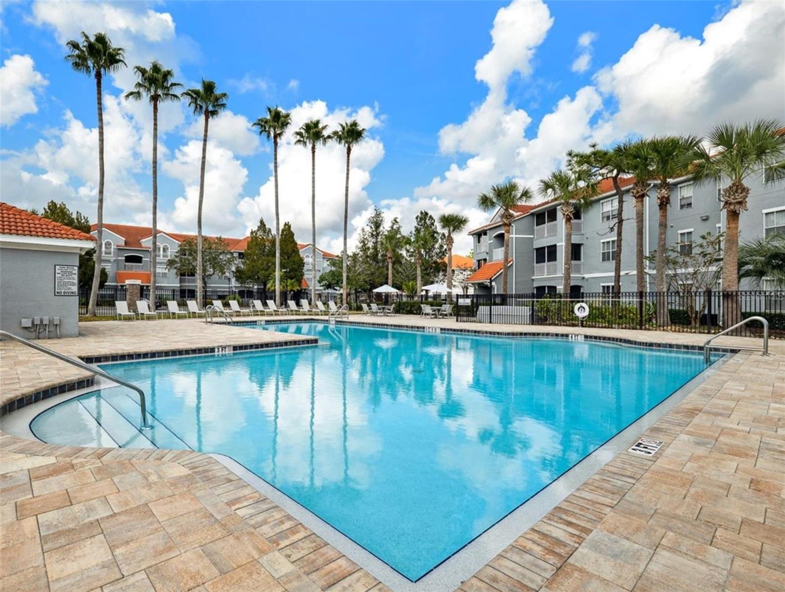 Image 22 of 25 For 18001 Richmond Place Drive 227