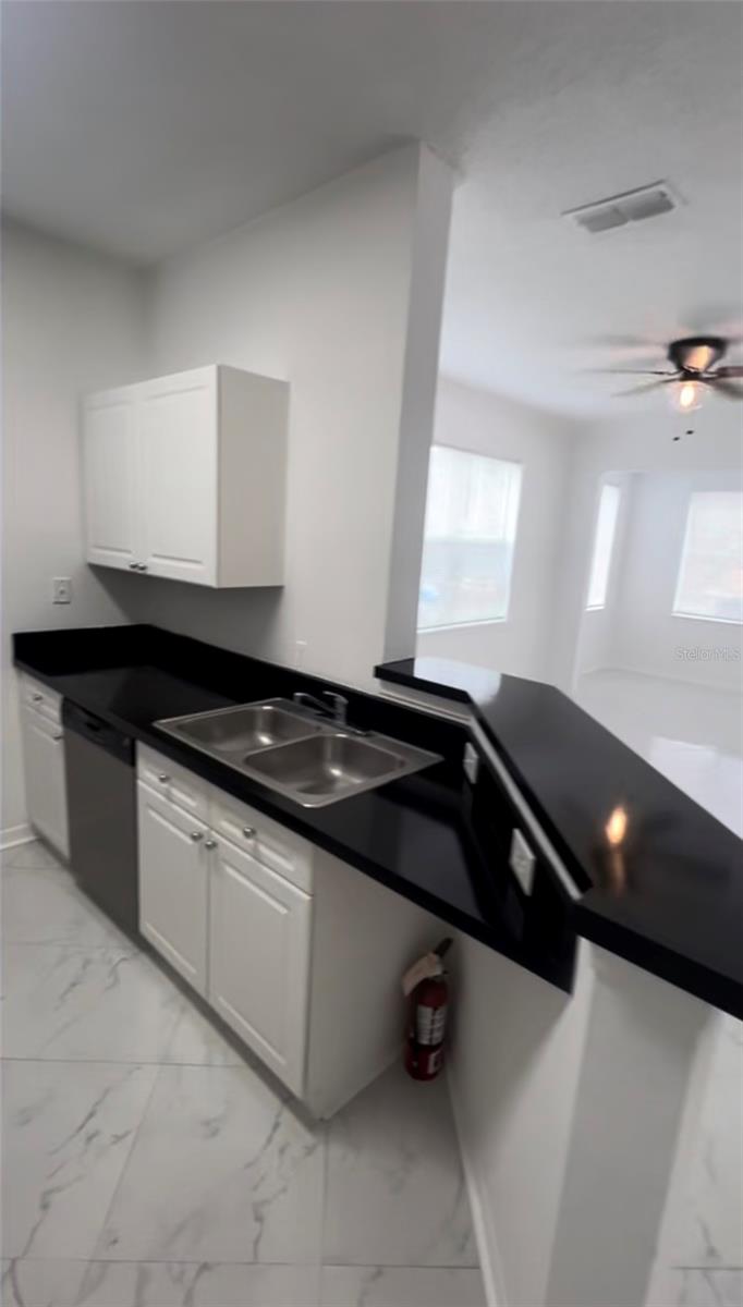 Image 6 of 25 For 18001 Richmond Place Drive 227