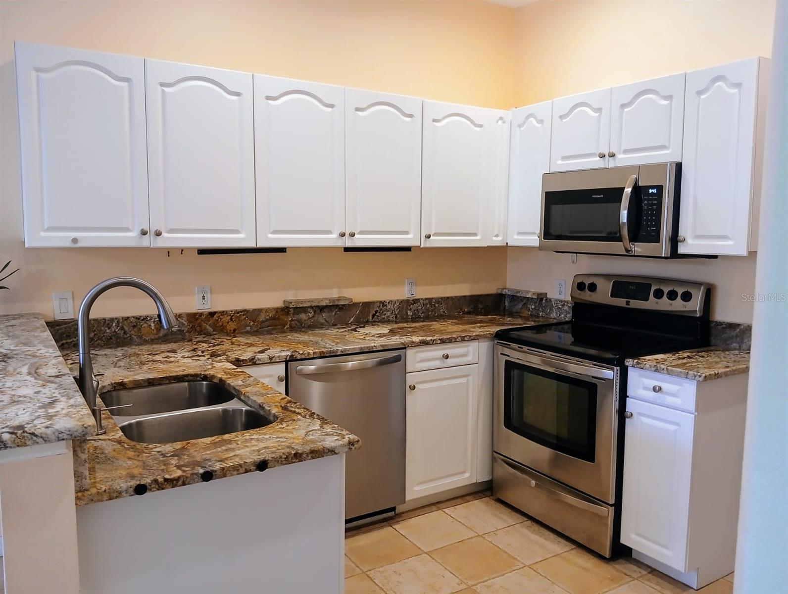 Image 18 of 41 For 2983 Covewood Place