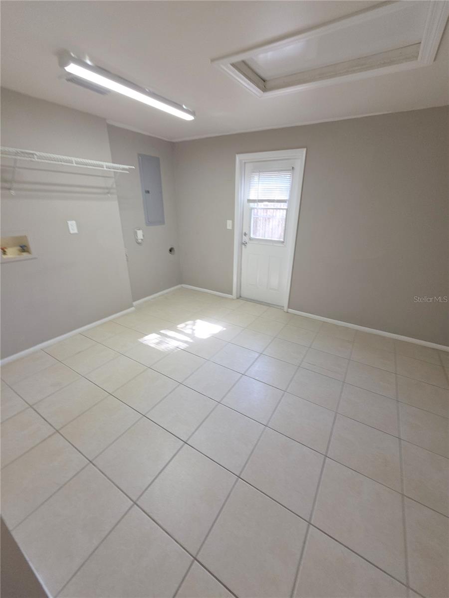 Image 13 of 29 For 3853 Stratfield Drive