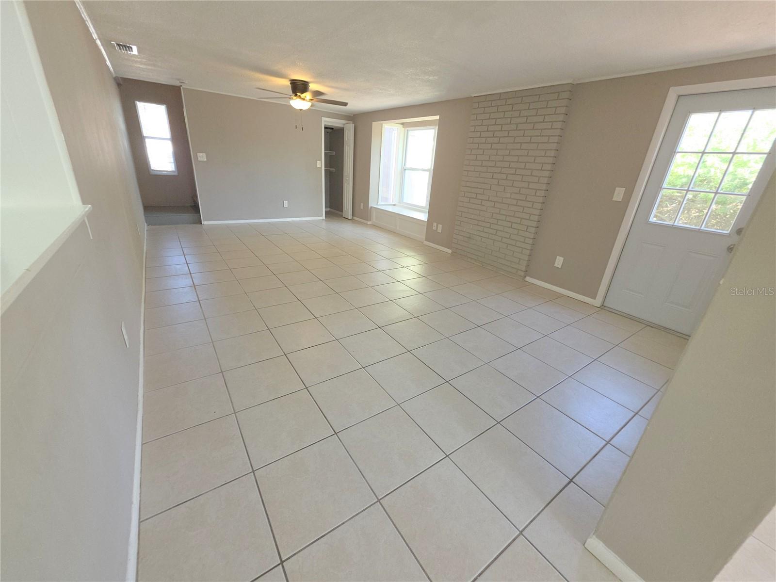 Image 17 of 29 For 3853 Stratfield Drive