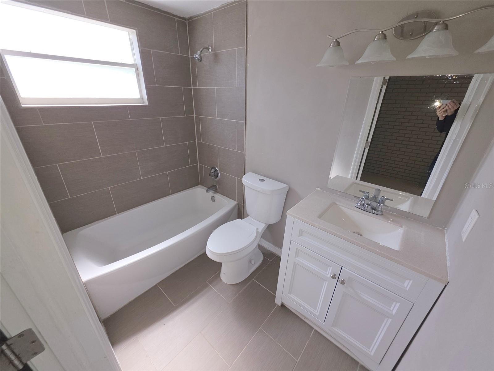 Image 4 of 29 For 3853 Stratfield Drive