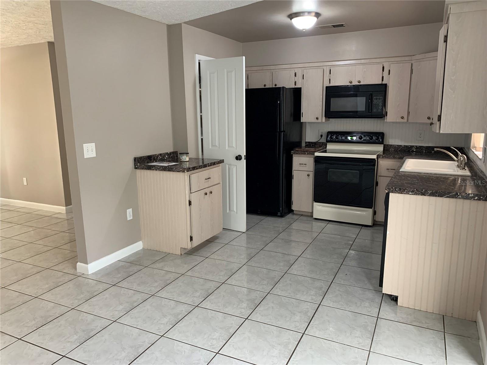 Image 5 of 15 For 1601 Alabama Avenue