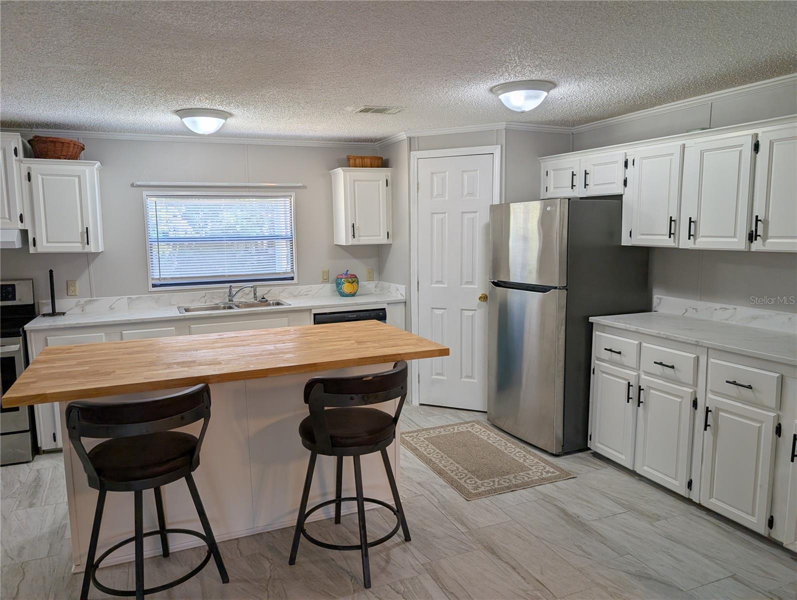 Image 3 of 17 For 25836 Manhattan Lane