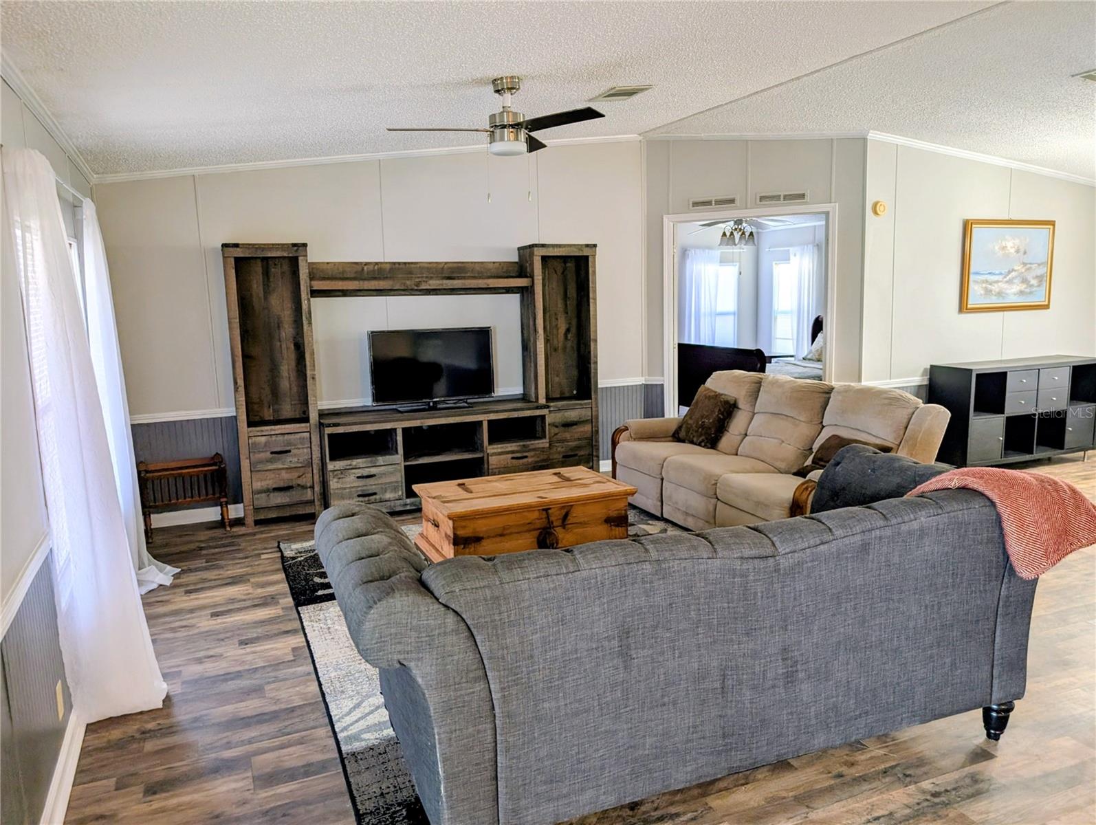 Image 6 of 17 For 25836 Manhattan Lane