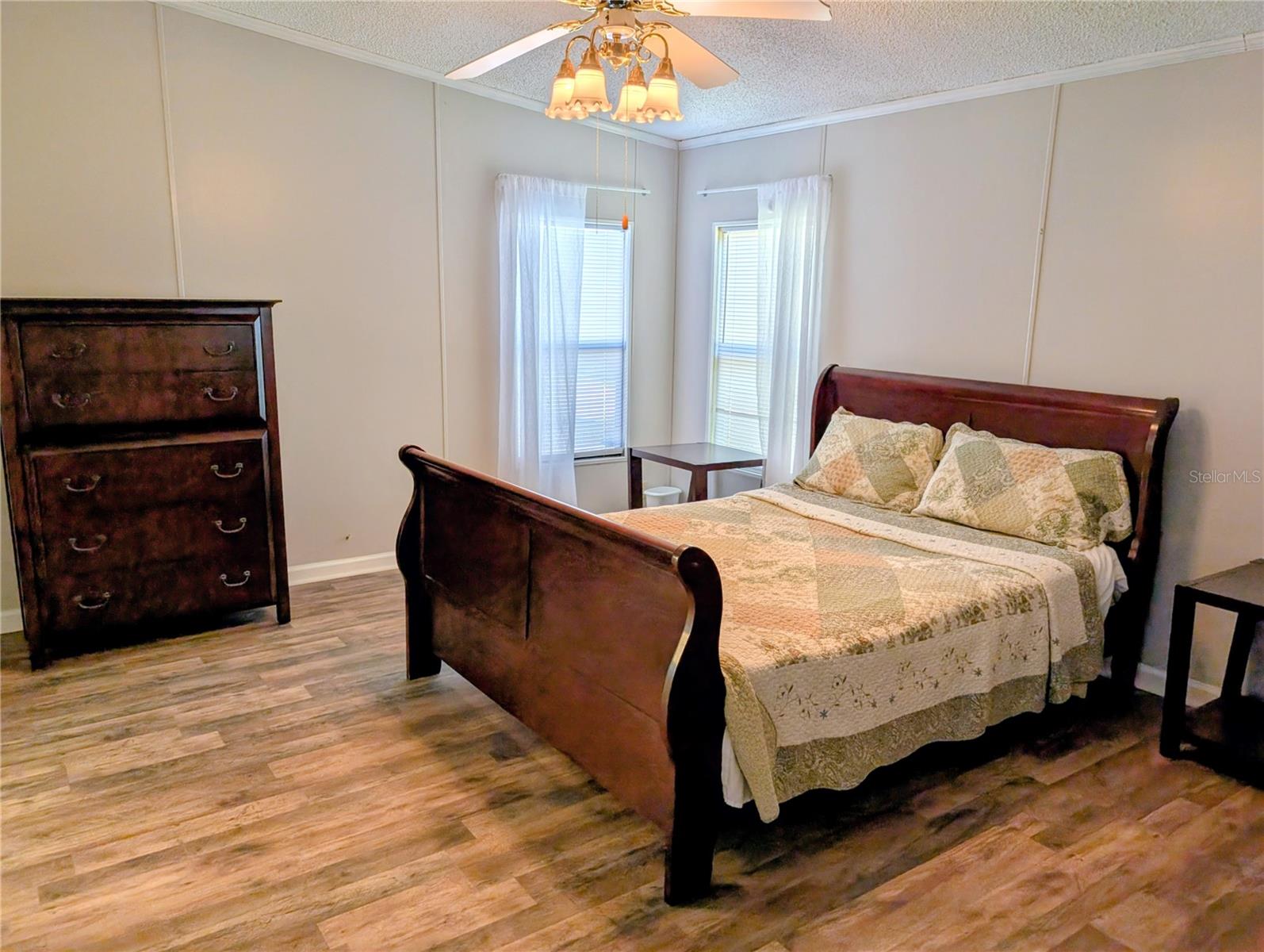 Image 8 of 17 For 25836 Manhattan Lane