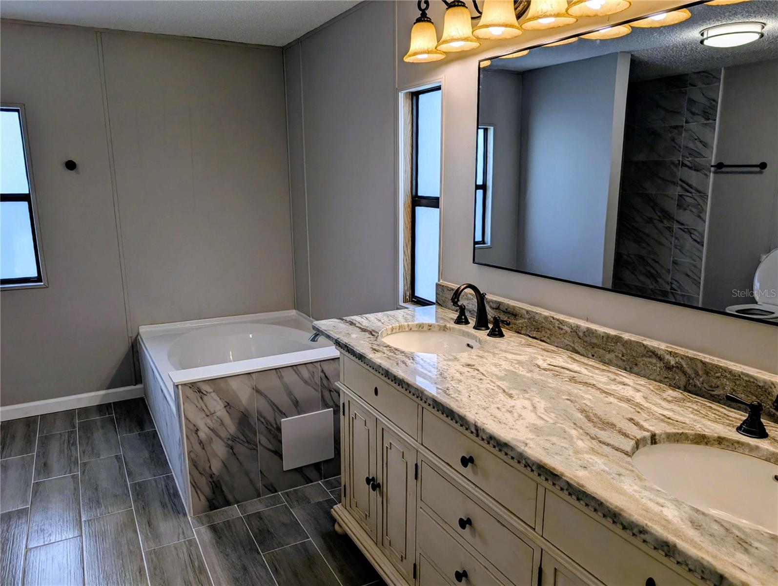 Image 9 of 17 For 25836 Manhattan Lane