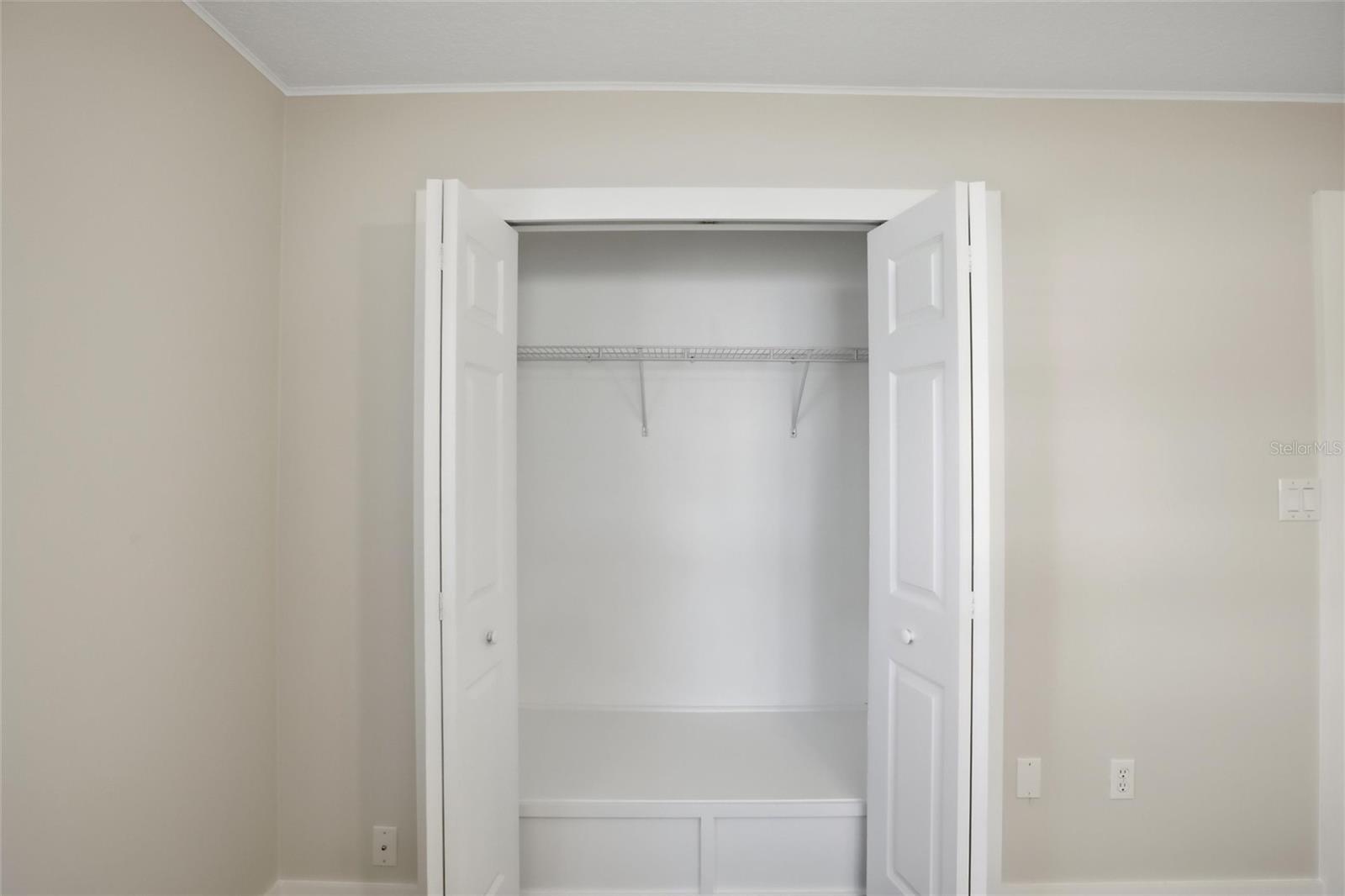 Image 17 of 39 For 3106 Oxford Drive W