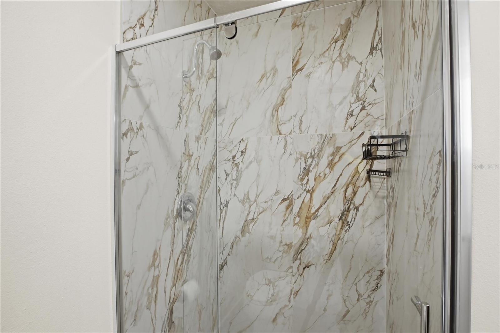 Image 19 of 39 For 3106 Oxford Drive W