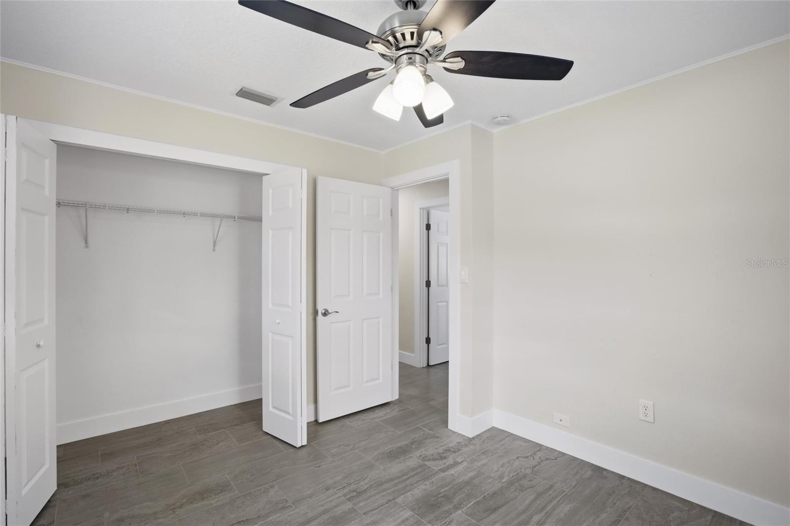 Image 22 of 39 For 3106 Oxford Drive W