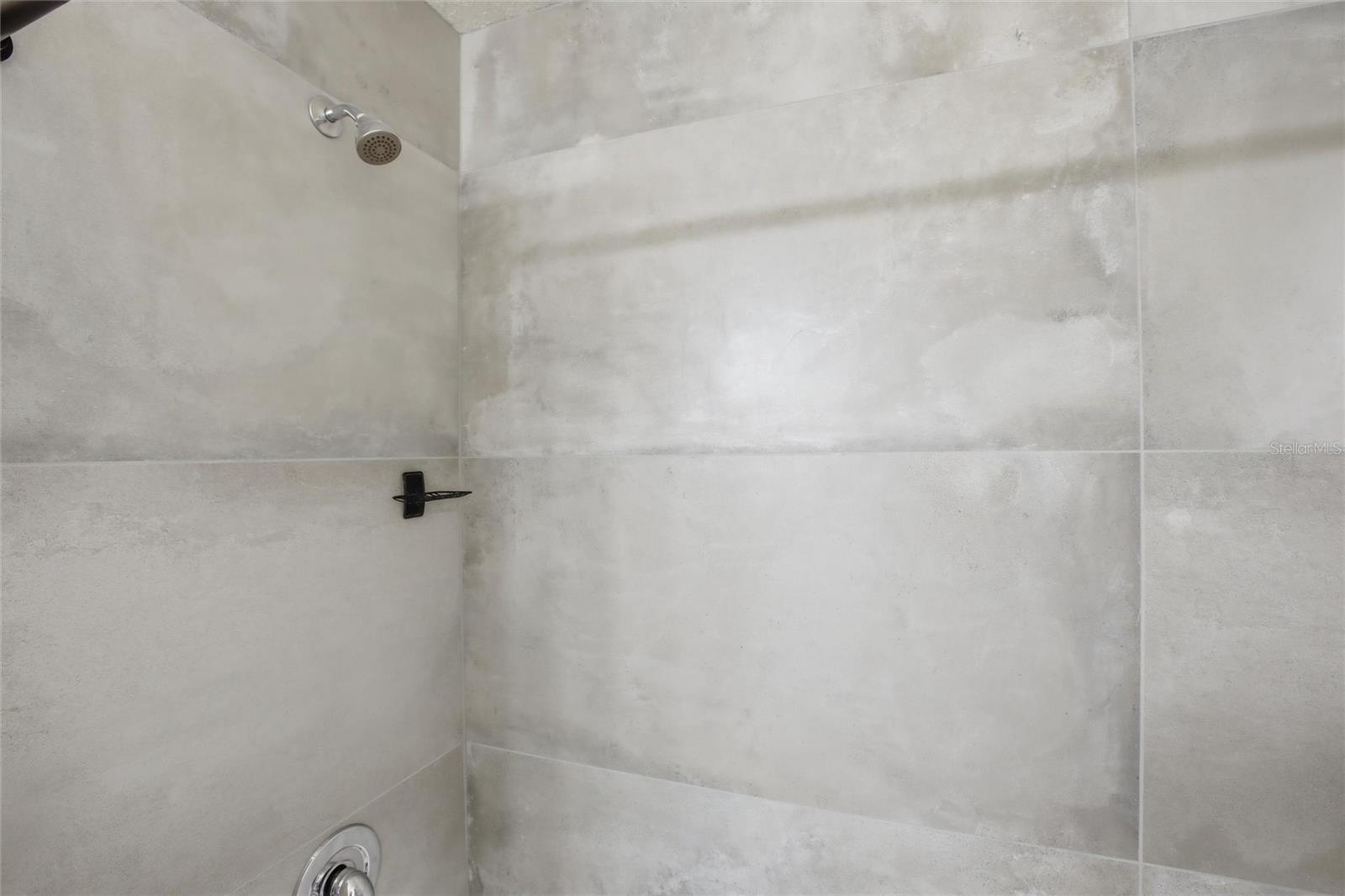 Image 24 of 39 For 3106 Oxford Drive W