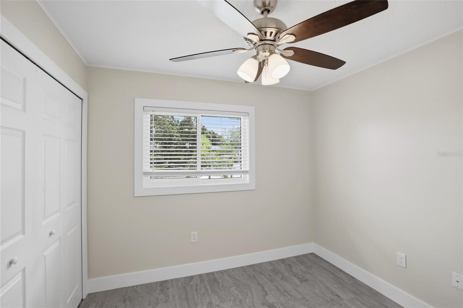 Image 25 of 39 For 3106 Oxford Drive W