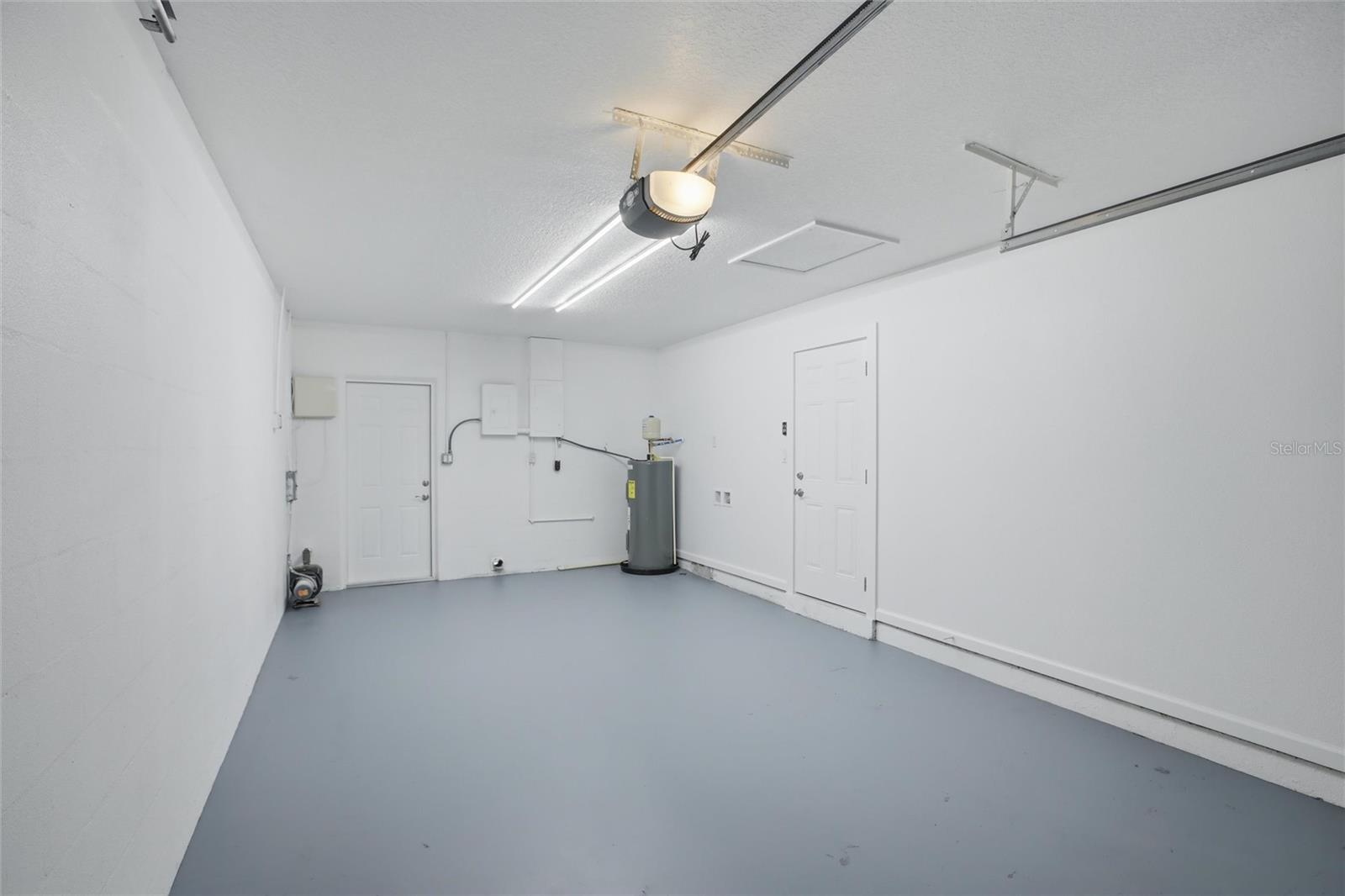 Image 38 of 39 For 3106 Oxford Drive W