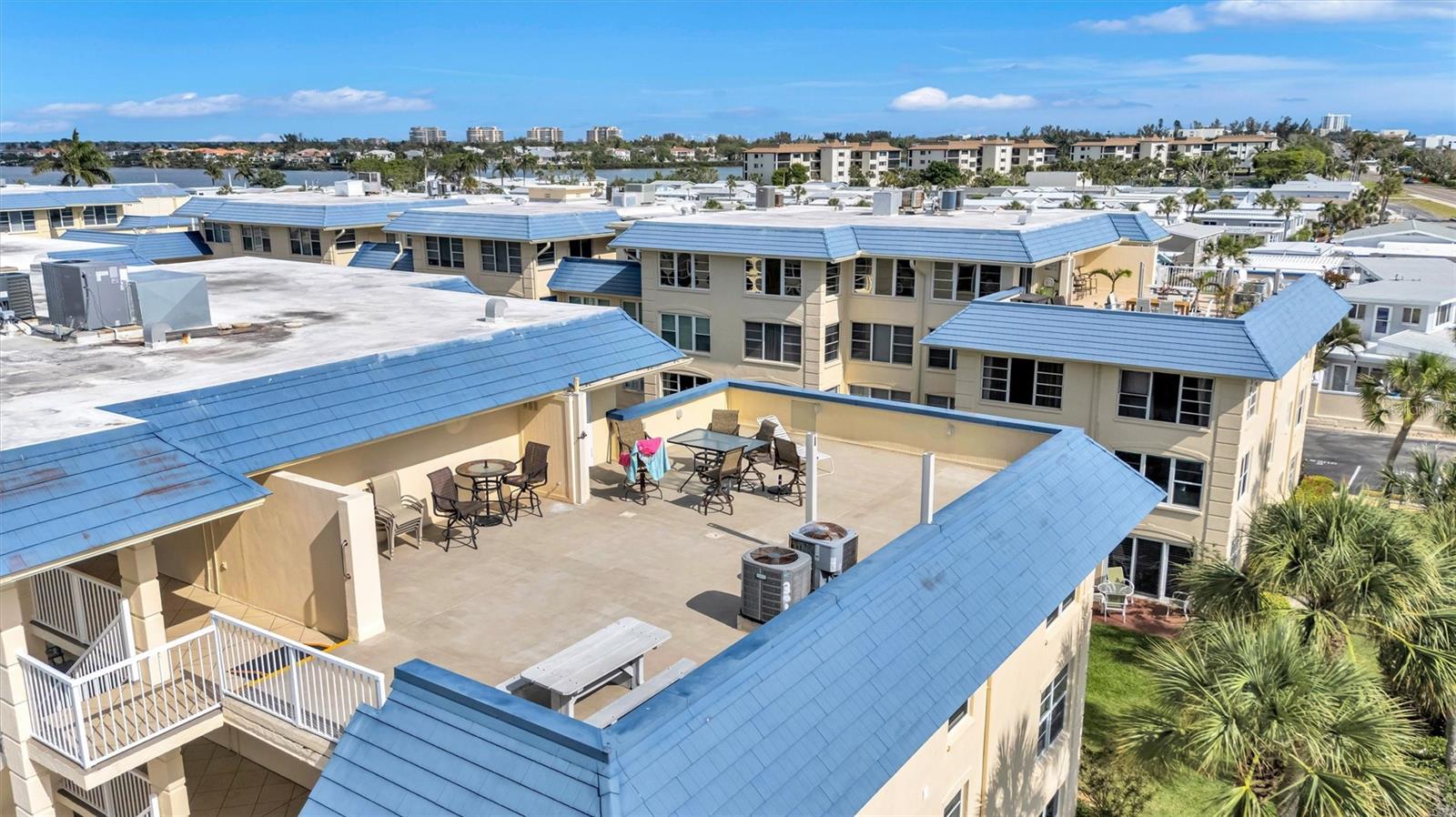 Image 5 of 23 For 3806 Gulf Of Mexico Drive C310