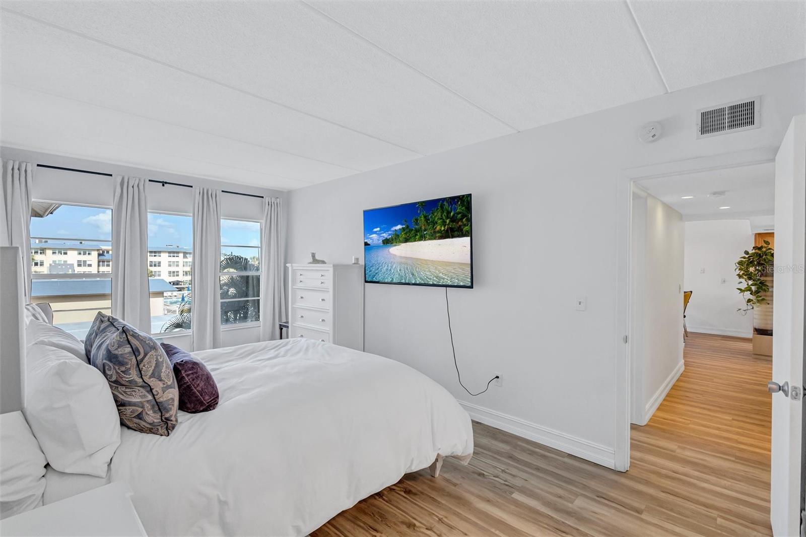 Image 8 of 23 For 3806 Gulf Of Mexico Drive C310