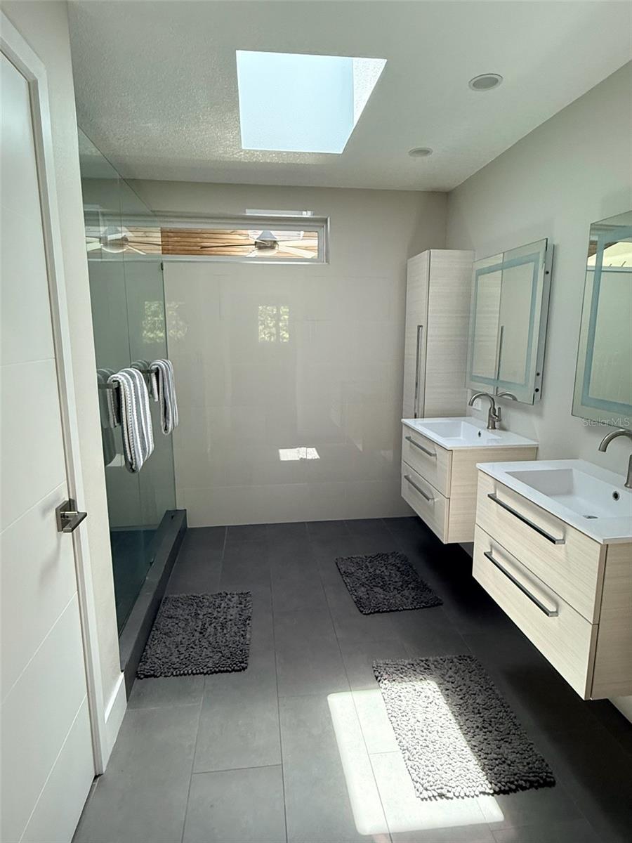 Image 20 of 35 For 921 Thistle Lane