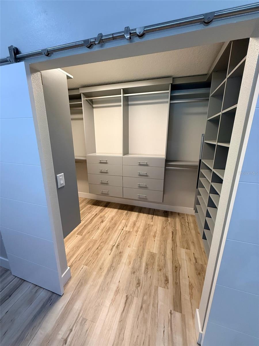 Image 22 of 35 For 921 Thistle Lane