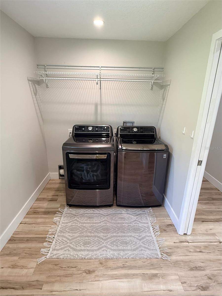 Image 24 of 35 For 921 Thistle Lane