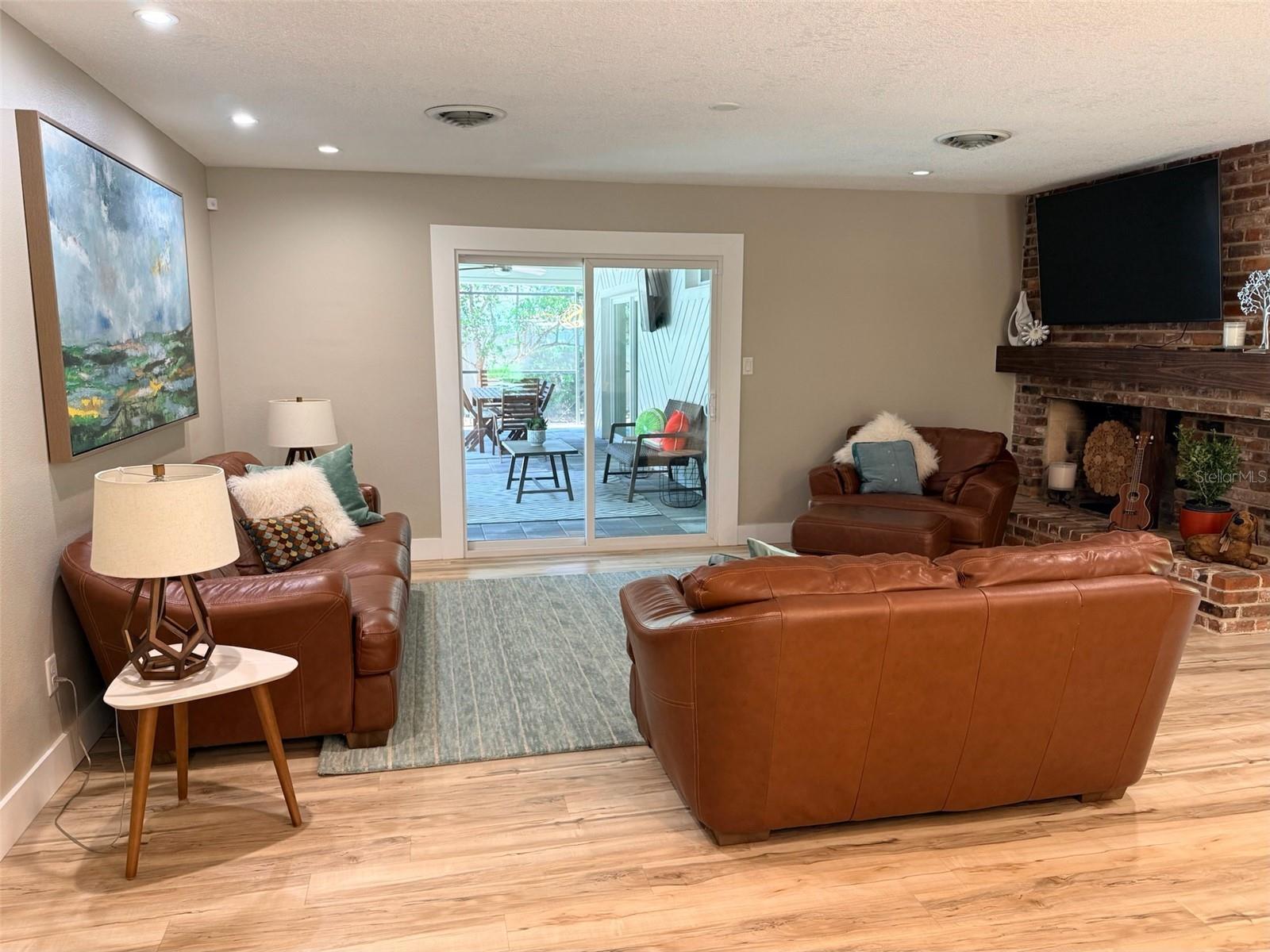 Image 25 of 35 For 921 Thistle Lane