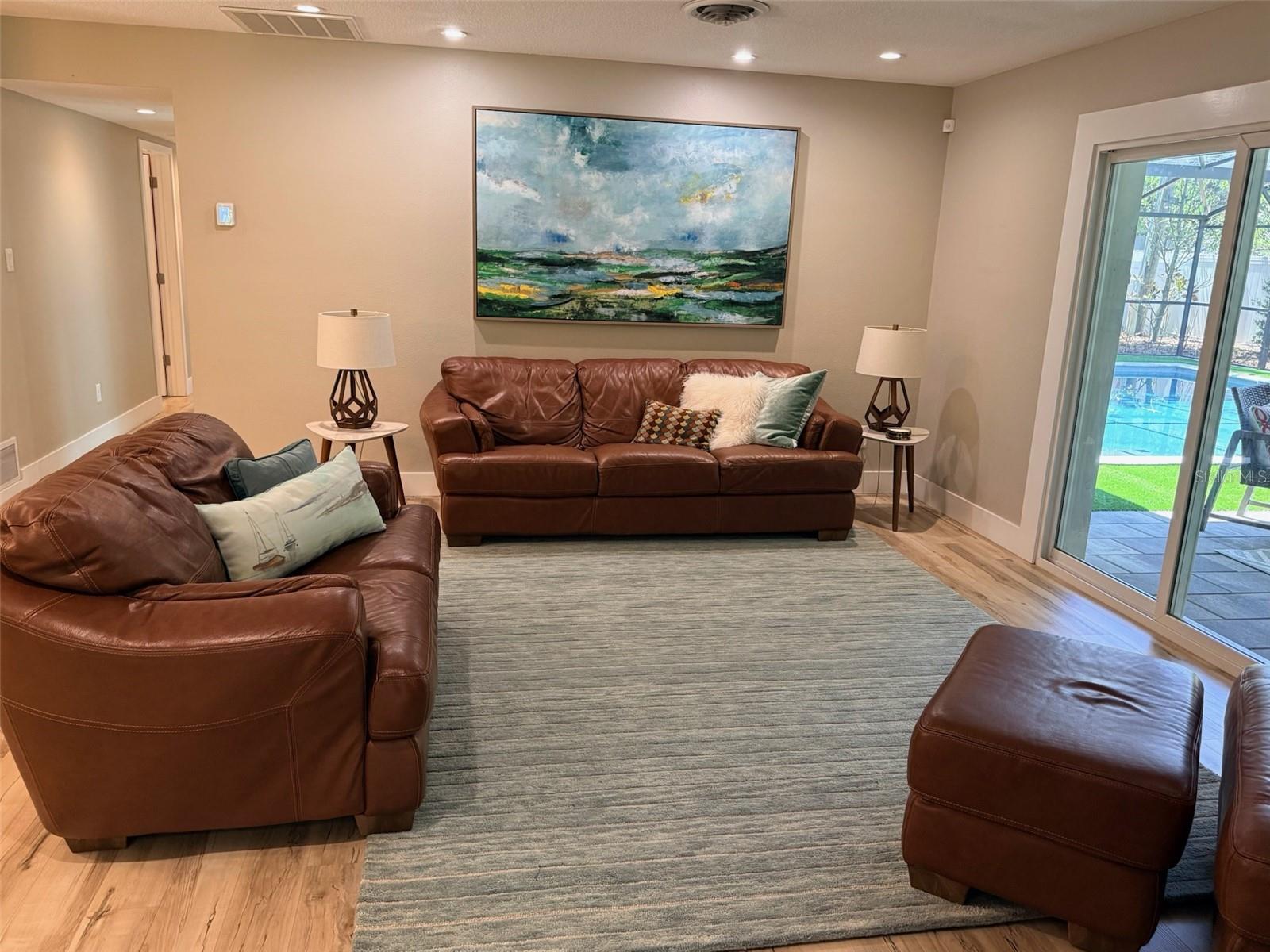 Image 26 of 35 For 921 Thistle Lane