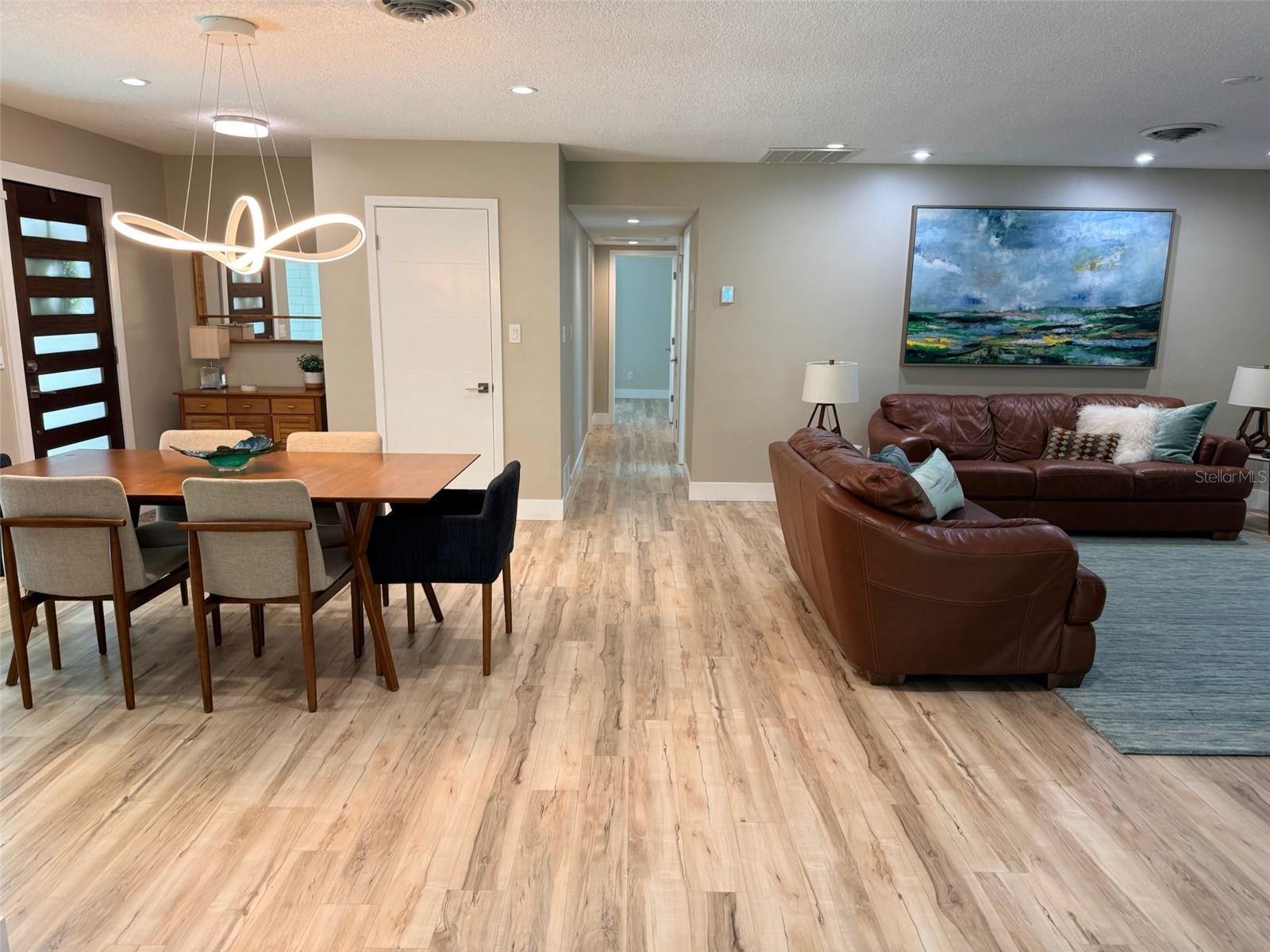 Image 27 of 35 For 921 Thistle Lane