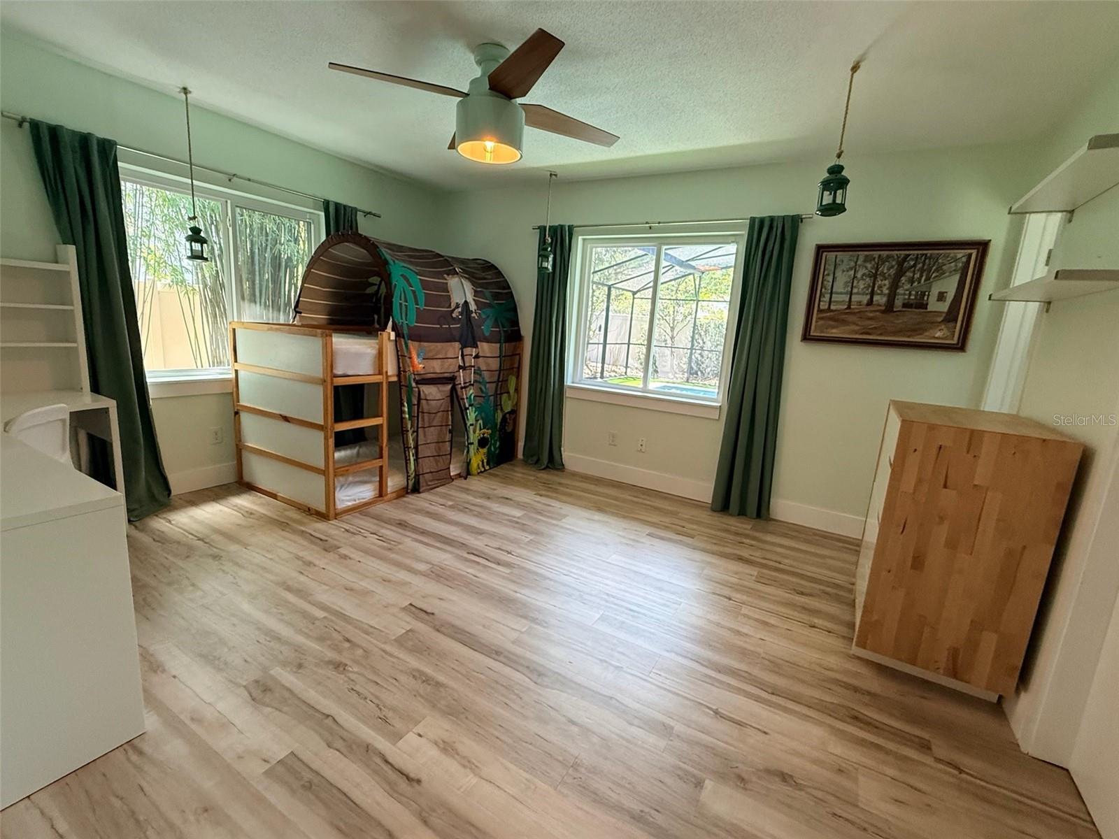 Image 30 of 35 For 921 Thistle Lane